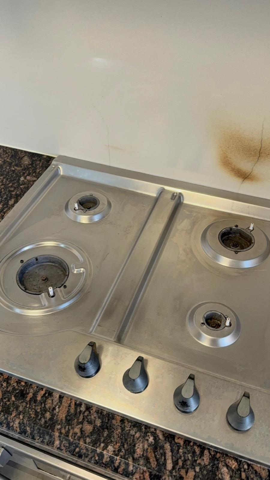 Stove after Viva Fresh end of lease cleaning
